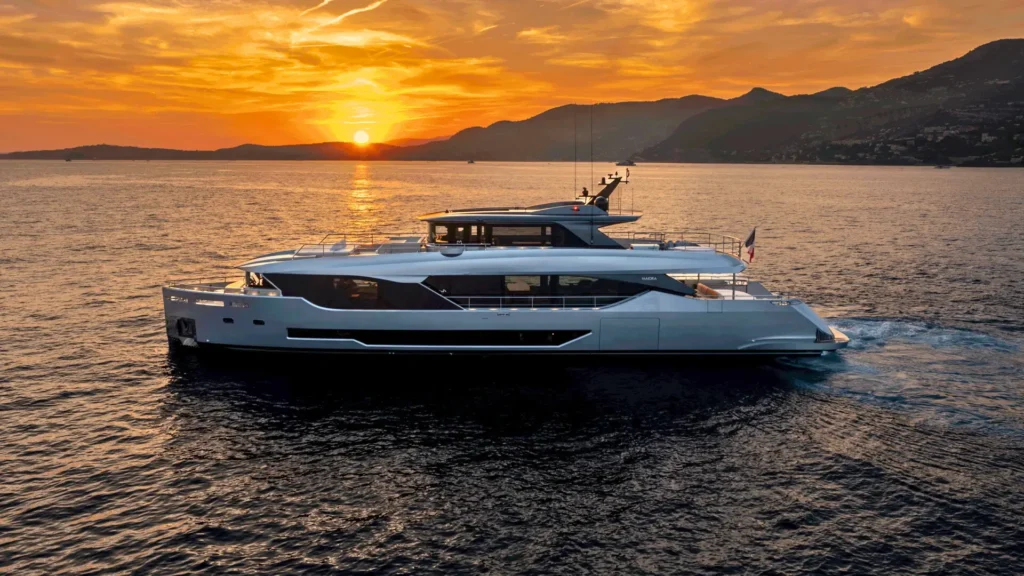 yacht